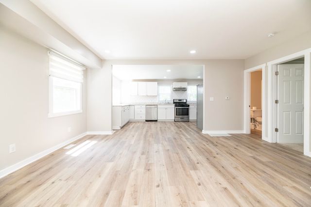 515 Wallace Avenue, Kalamazoo City, MI 49048