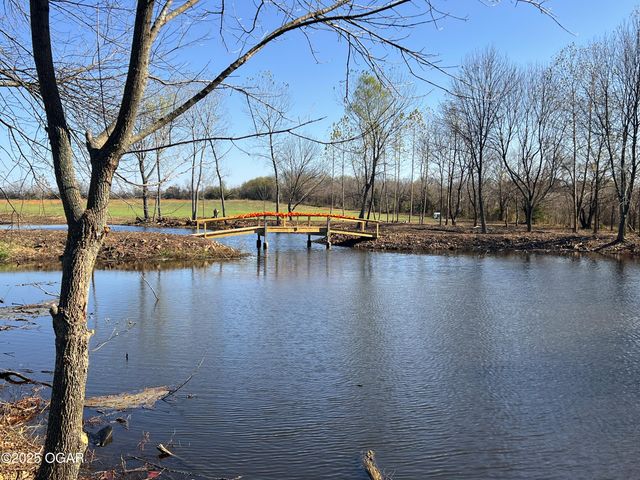 1720 E Fir Road, Carthage, MO 64836