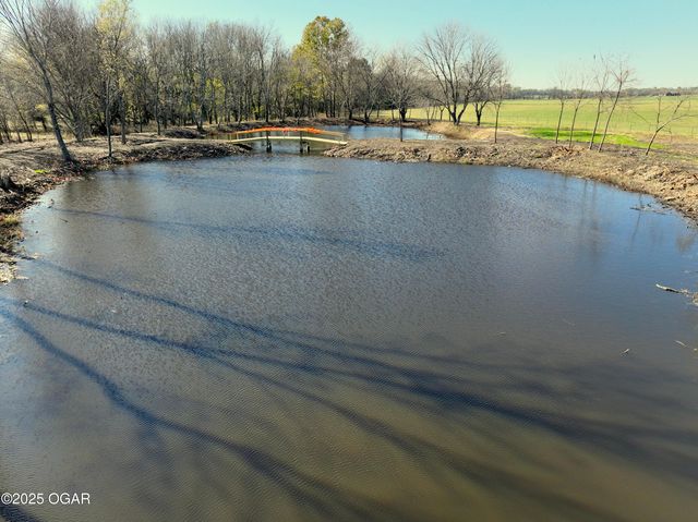 1720 E Fir Road, Carthage, MO 64836