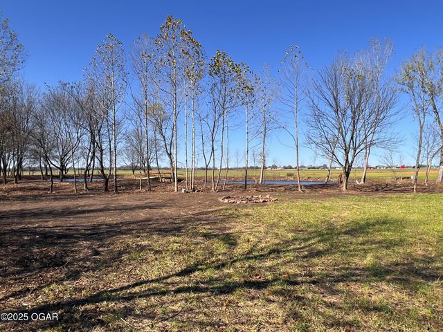 1720 E Fir Road, Carthage, MO 64836