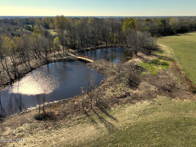 1720 E Fir Road, Carthage, MO 64836