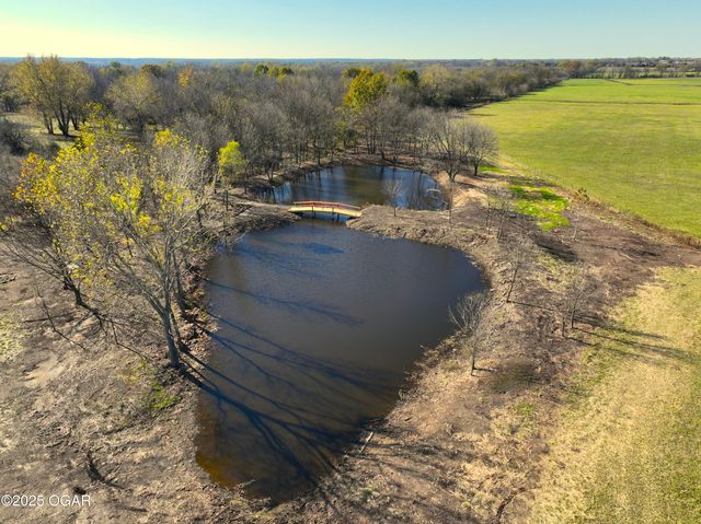 1720 E Fir Road, Carthage, MO 64836