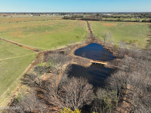 1720 E Fir Road, Carthage, MO 64836