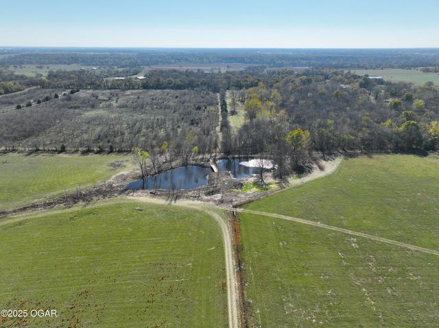 1720 E Fir Road, Carthage, MO 64836