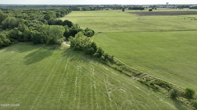 1720 E Fir Road, Carthage, MO 64836