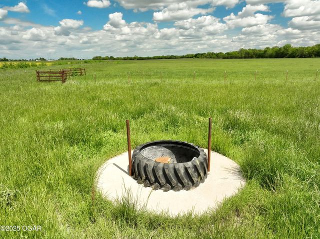 1720 E Fir Road, Carthage, MO 64836