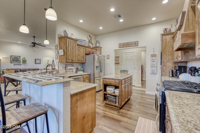 1720 E Fir Road, Carthage, MO 64836