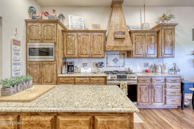 1720 E Fir Road, Carthage, MO 64836