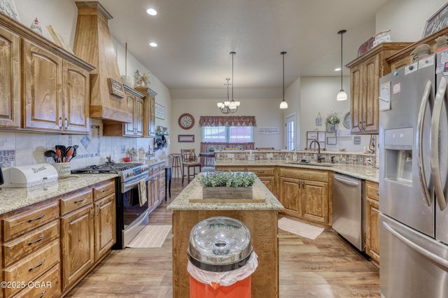 1720 E Fir Road, Carthage, MO 64836