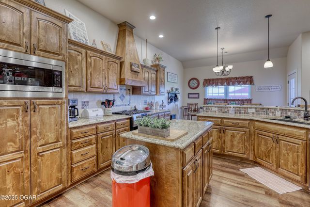 1720 E Fir Road, Carthage, MO 64836