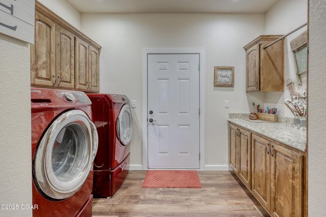 1720 E Fir Road, Carthage, MO 64836