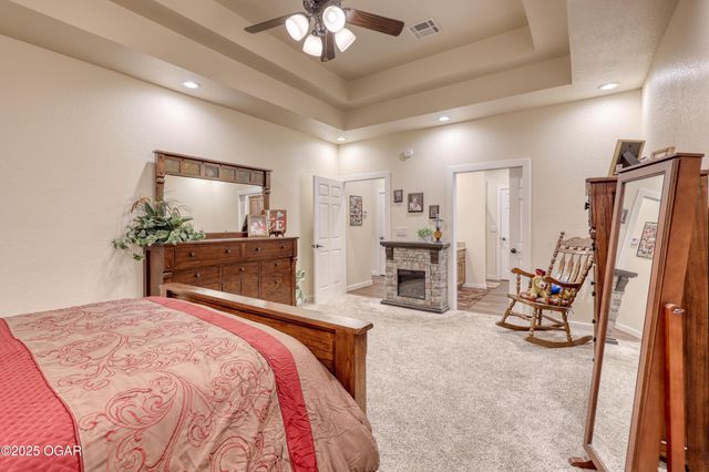 1720 E Fir Road, Carthage, MO 64836