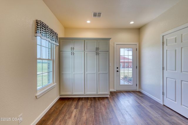 1720 E Fir Road, Carthage, MO 64836