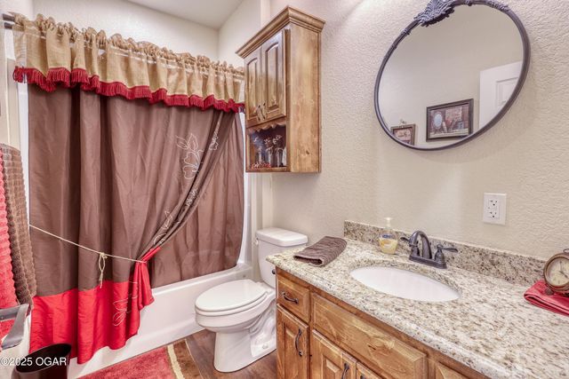 1720 E Fir Road, Carthage, MO 64836