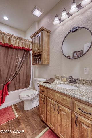 1720 E Fir Road, Carthage, MO 64836