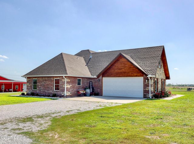 1720 E Fir Road, Carthage, MO 64836