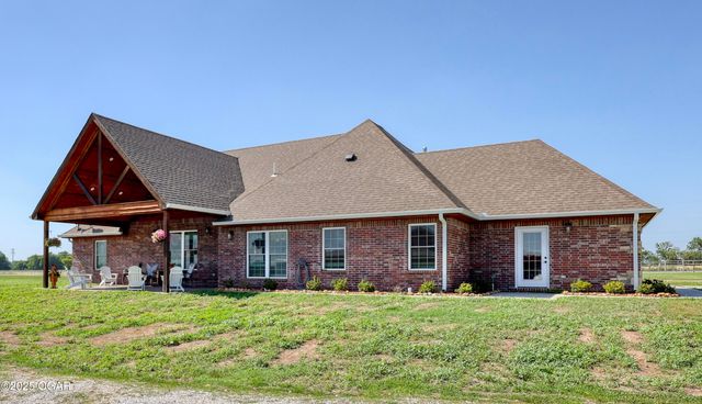 1720 E Fir Road, Carthage, MO 64836