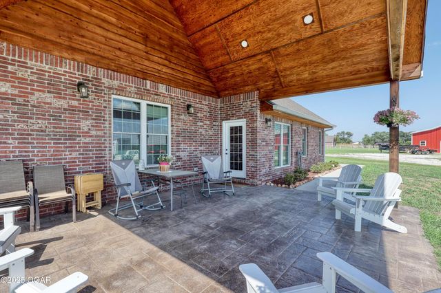 1720 E Fir Road, Carthage, MO 64836