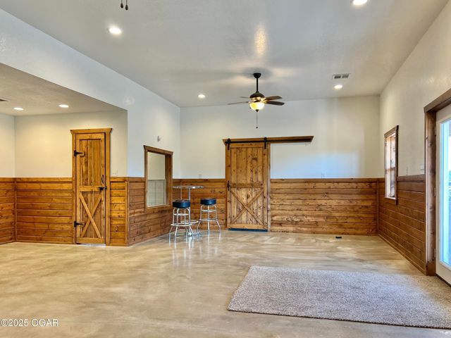 1720 E Fir Road, Carthage, MO 64836