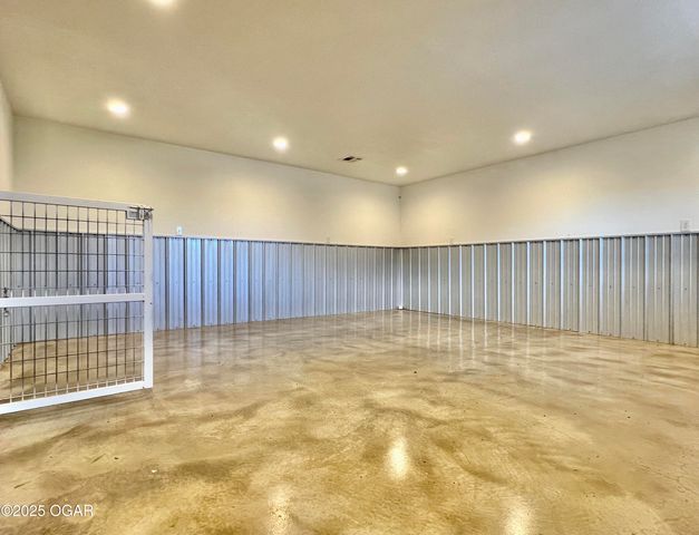 1720 E Fir Road, Carthage, MO 64836