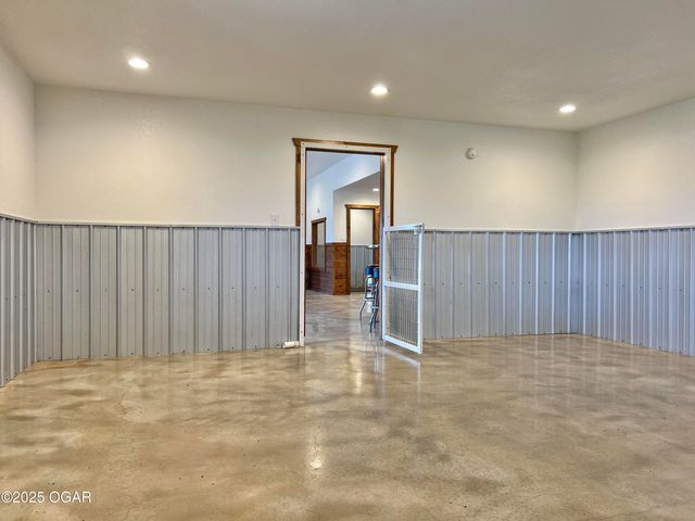 1720 E Fir Road, Carthage, MO 64836