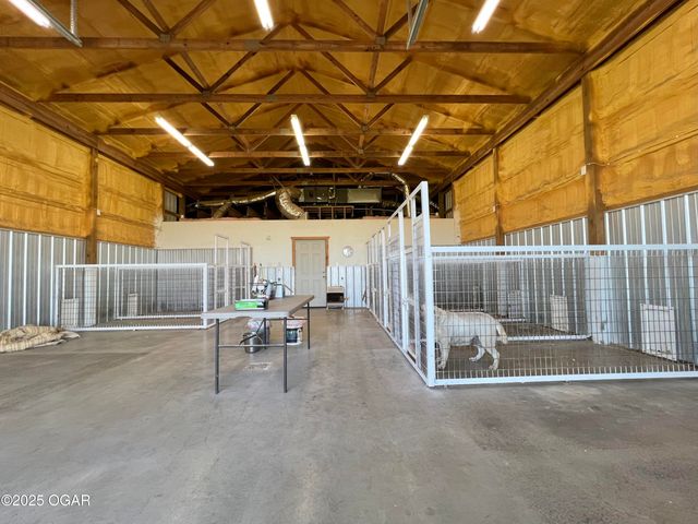 1720 E Fir Road, Carthage, MO 64836