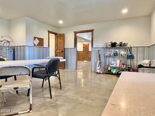 1720 E Fir Road, Carthage, MO 64836