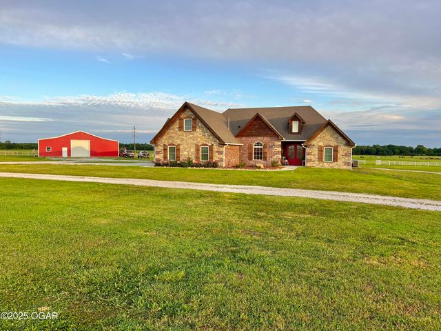 1720 E Fir Road, Carthage, MO 64836