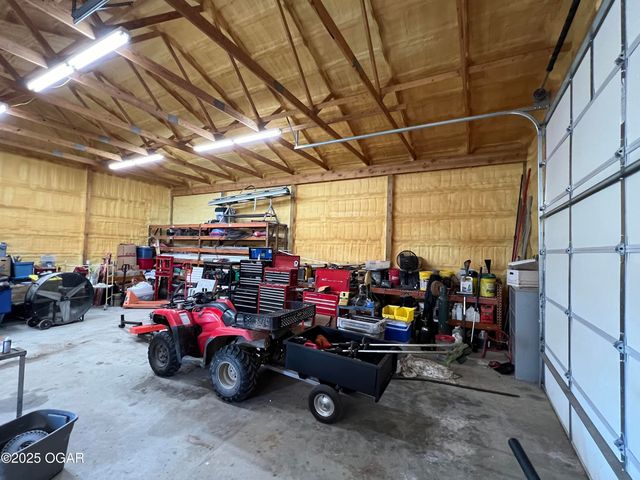 1720 E Fir Road, Carthage, MO 64836