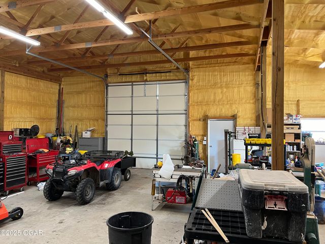 1720 E Fir Road, Carthage, MO 64836