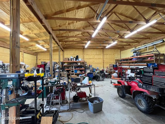 1720 E Fir Road, Carthage, MO 64836