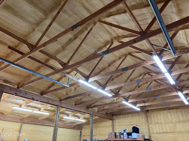 1720 E Fir Road, Carthage, MO 64836