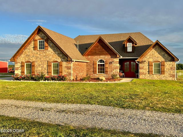 1720 E Fir Road, Carthage, MO 64836