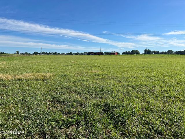 1720 E Fir Road, Carthage, MO 64836