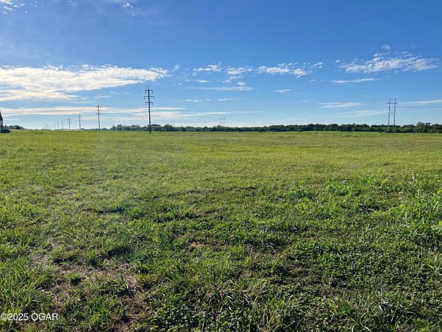 1720 E Fir Road, Carthage, MO 64836