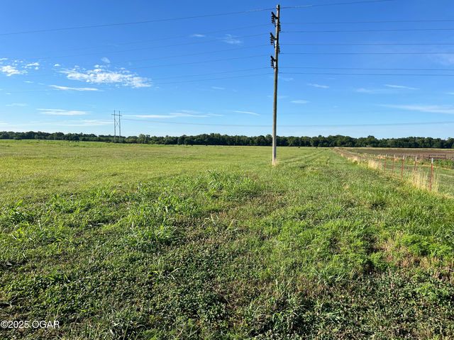 1720 E Fir Road, Carthage, MO 64836