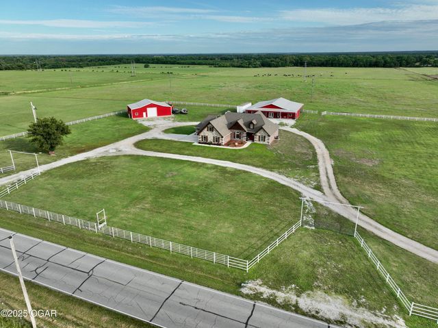 1720 E Fir Road, Carthage, MO 64836