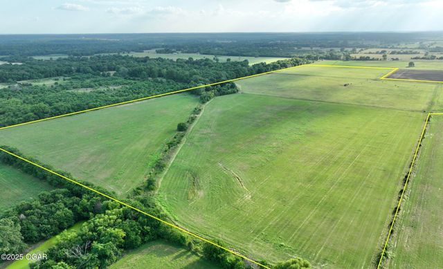 1720 E Fir Road, Carthage, MO 64836