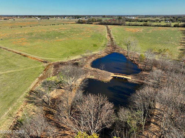 1720 E Fir Road, Carthage, MO 64836