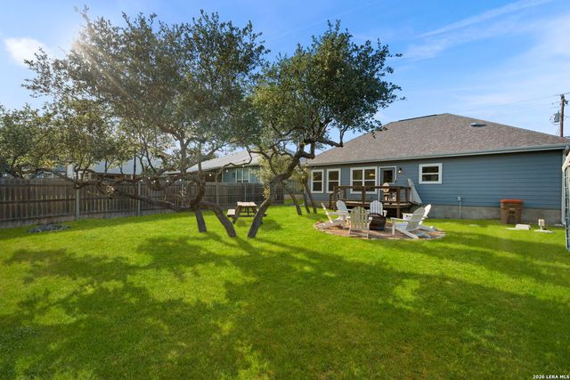 986 PARADISE DR, Canyon Lake, TX 78133
