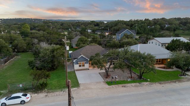 986 PARADISE DR, Canyon Lake, TX 78133