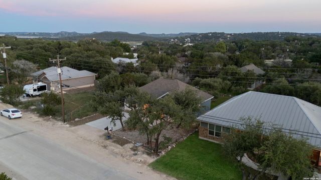 986 PARADISE DR, Canyon Lake, TX 78133