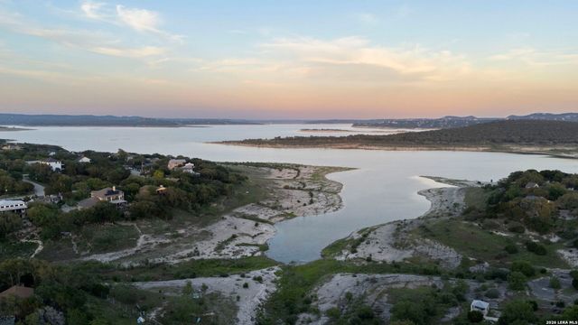 986 PARADISE DR, Canyon Lake, TX 78133