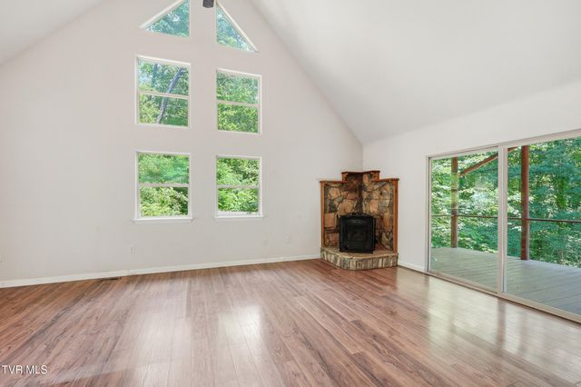 186 Raspberry Ridge Road, Johnson City, TN 37601