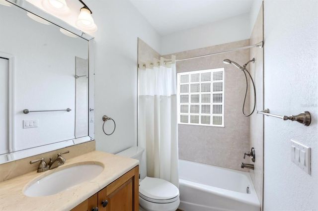 304 BERMUDA COURT 14, Venice, FL 34293