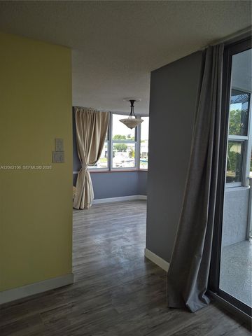 16565 NE 26th Avenue 2E, North Miami Beach, FL 33160