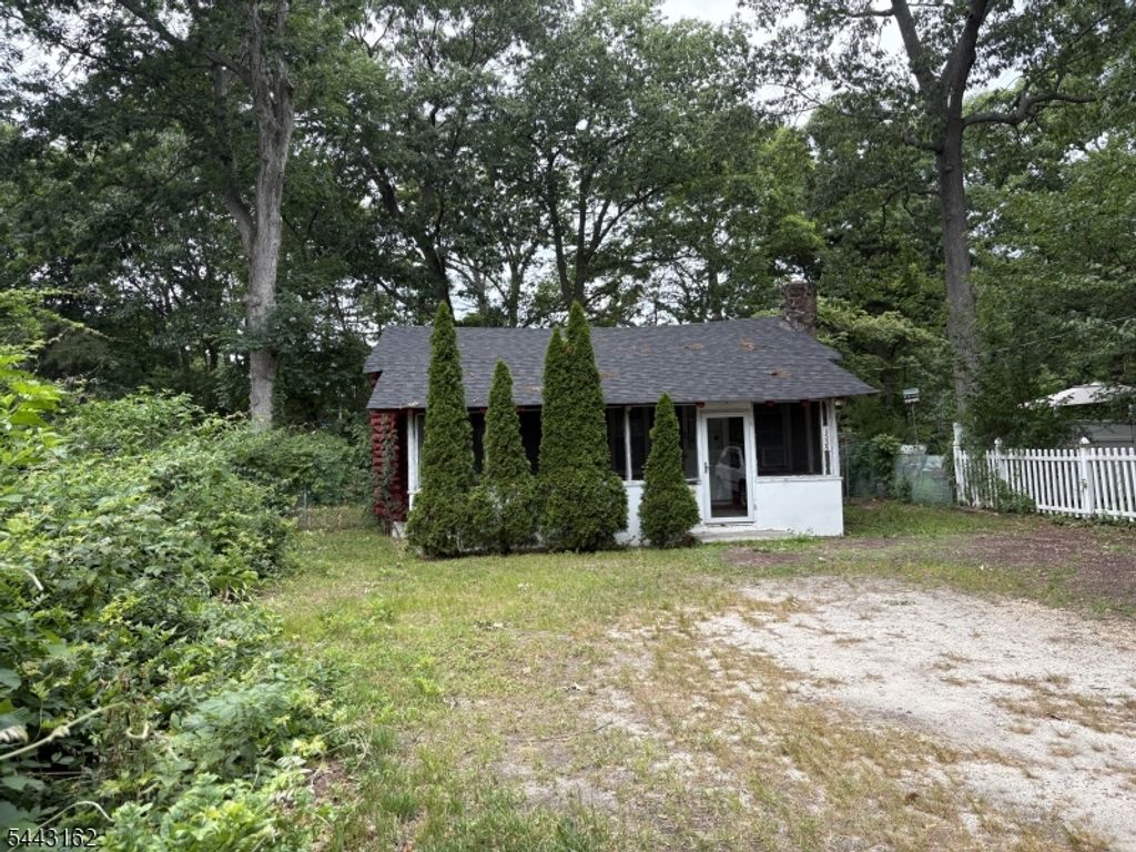 1555 Forge Pond Rd, Brick Twp., NJ 08724