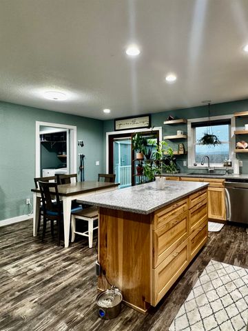 233 Red Oak Street, Beaverton, MI 48612