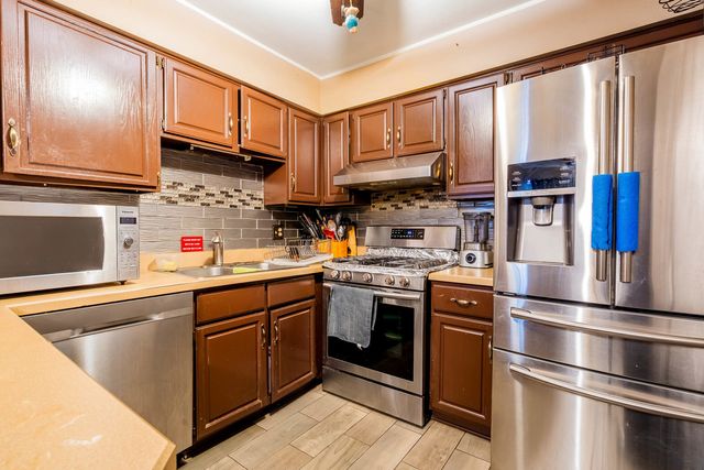 175 Aberdeen Court, Geneva, IL 60134