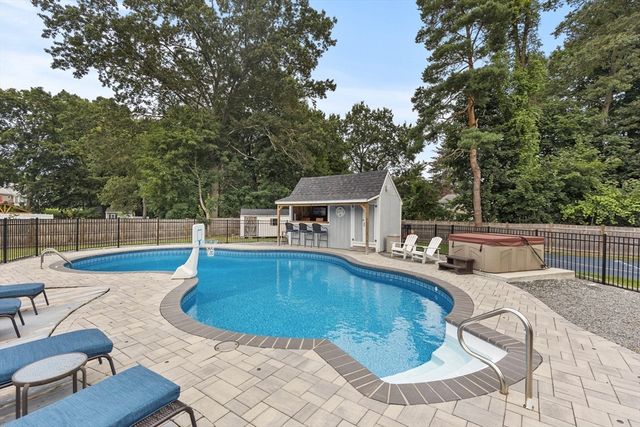 178 Woburn St, Wilmington, MA 01887